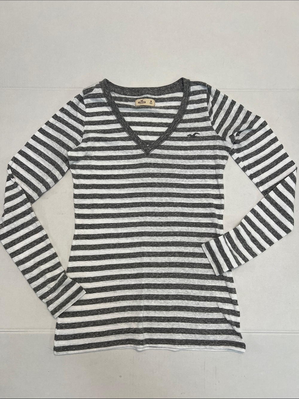 Y2K HOLLISTER VINTAGE STRIPED V-NECK LONG SLEEVE TOP MEDIUM